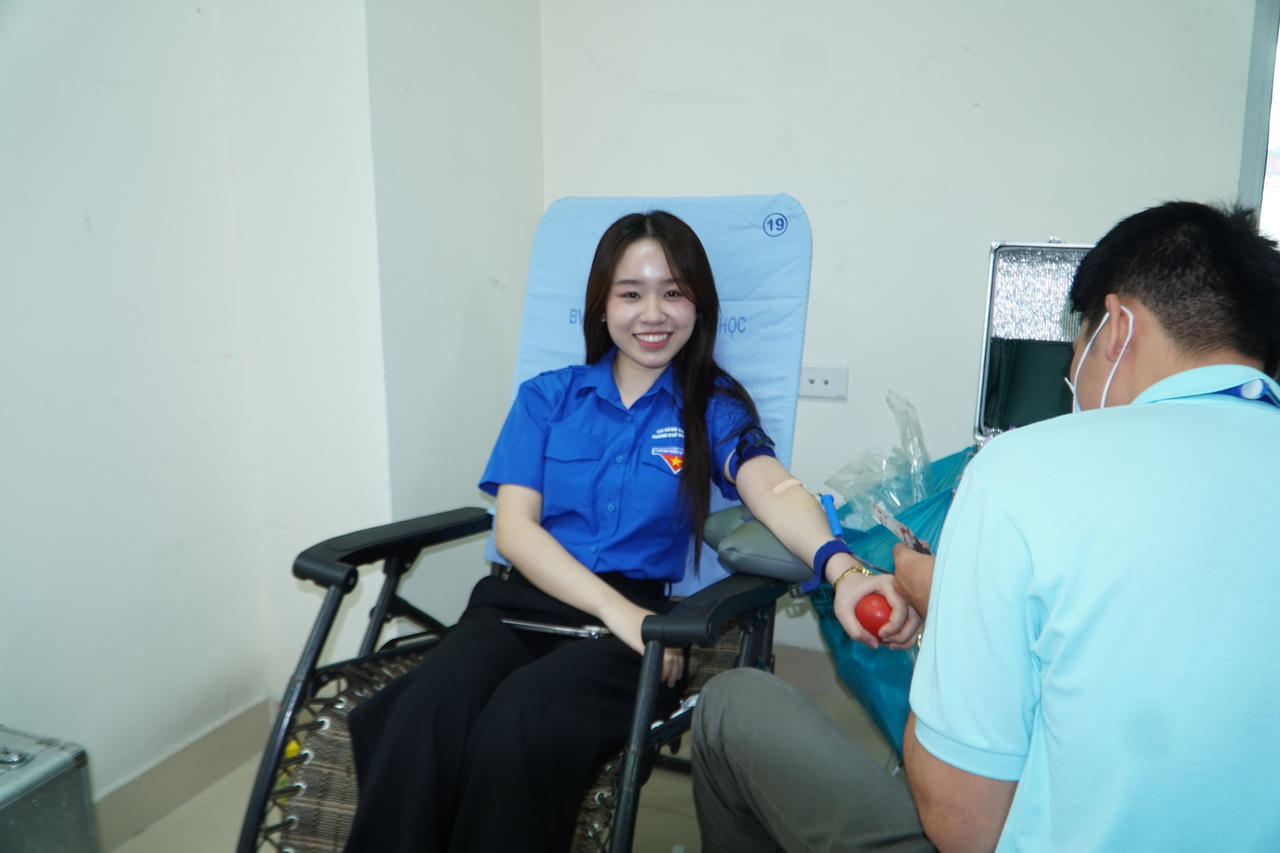 Hơn 150 cán bộ, công chức Thi hành án dân sự TP HCM tham gia Ngày hội hiến máu “Lửa hồng yêu thương”