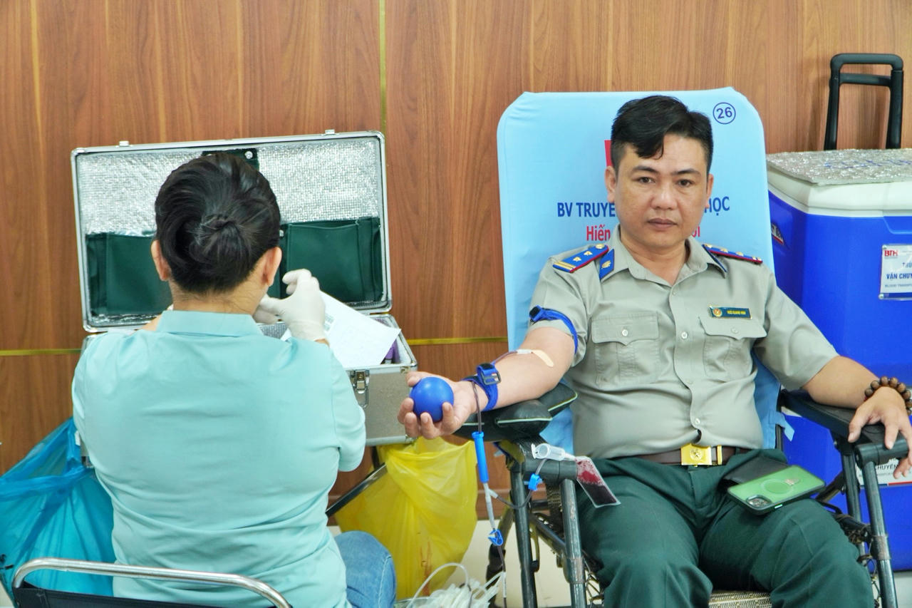Hơn 150 cán bộ, công chức Thi hành án dân sự TP HCM tham gia Ngày hội hiến máu “Lửa hồng yêu thương”