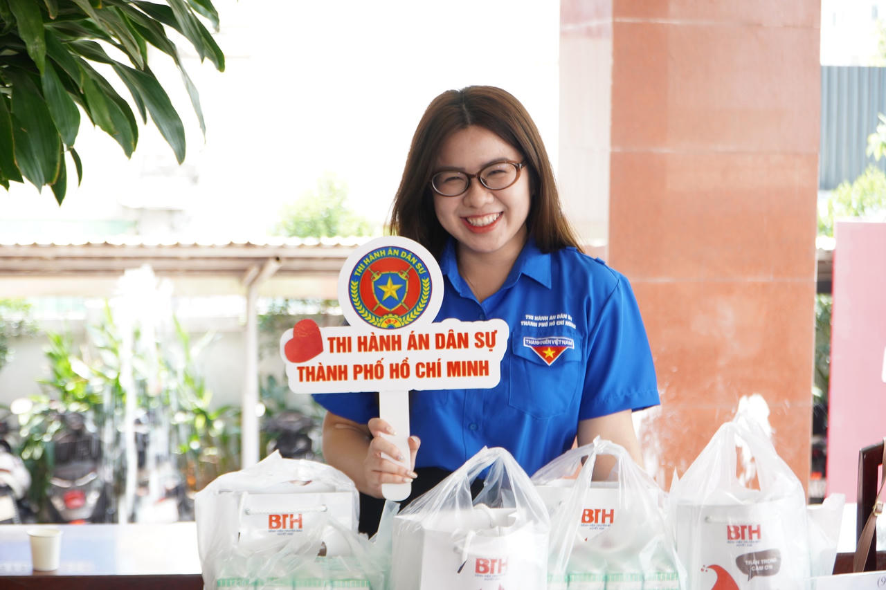 Hơn 150 cán bộ, công chức Thi hành án dân sự TP HCM tham gia Ngày hội hiến máu “Lửa hồng yêu thương”