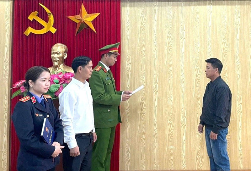 C&ocirc;ng an tỉnh Ninh B&igrave;nh đ&atilde; ra Quyết định khởi tố vụ &aacute;n h&igrave;nh sự, khởi tố bị can, ra lệnh bắt bị can để tạm giam đối với Vũ Văn Dũng.