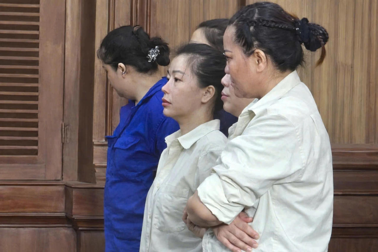 Tuyên án đường dây vận chuyển trái phép nhiều ngàn tỷ đồng qua biên giới