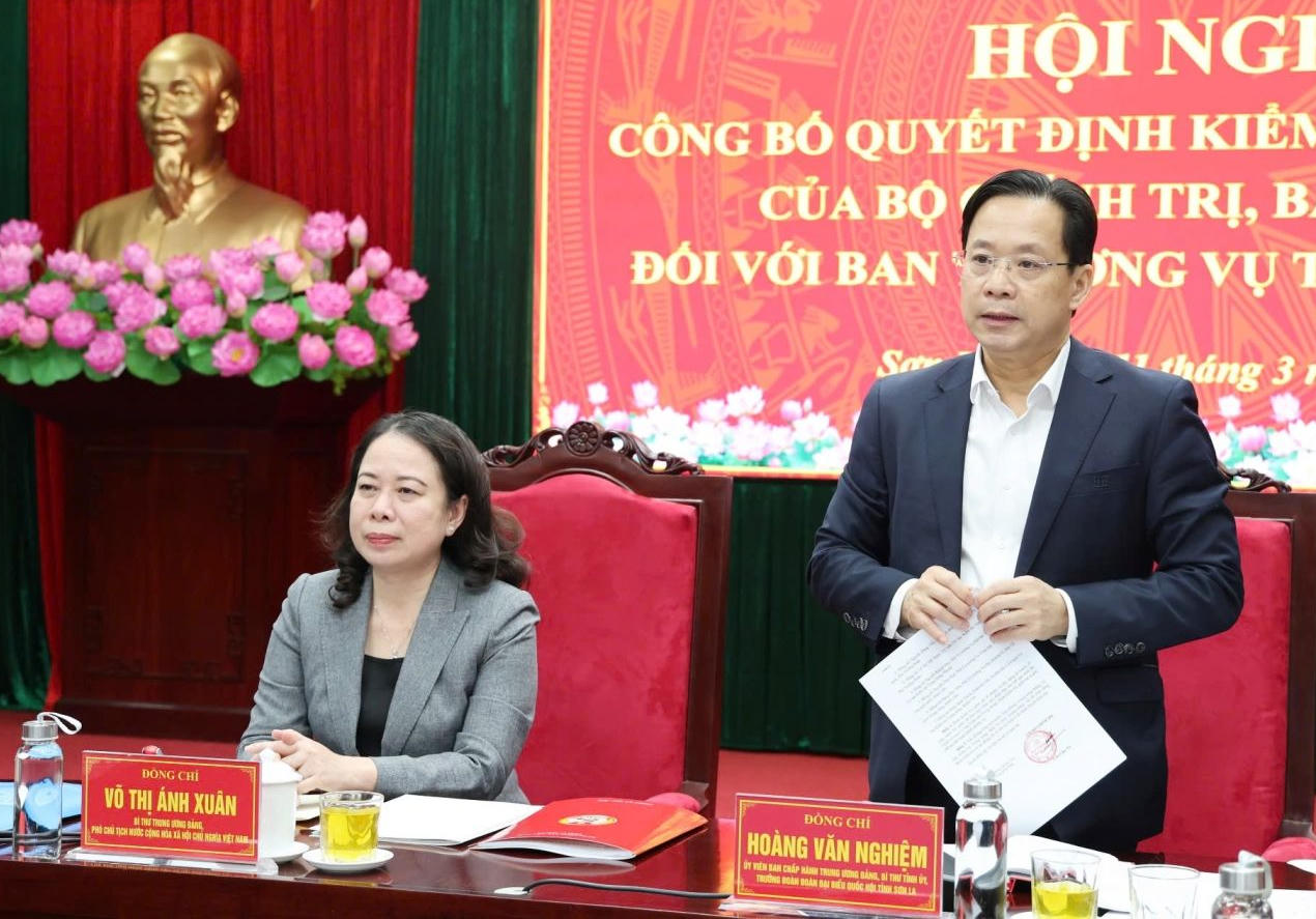 B&iacute; thư Tỉnh ủy Sơn La Ho&agrave;ng Văn Nghiệm ph&aacute;t biểu tại hội nghị.