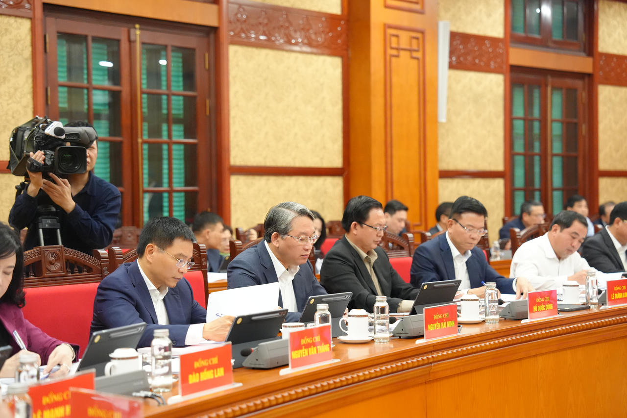 C&aacute;c đại biểu tham dự Phi&ecirc;n họp.