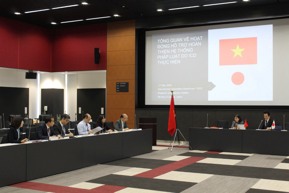 Quang cảnh buổi l&agrave;m việc