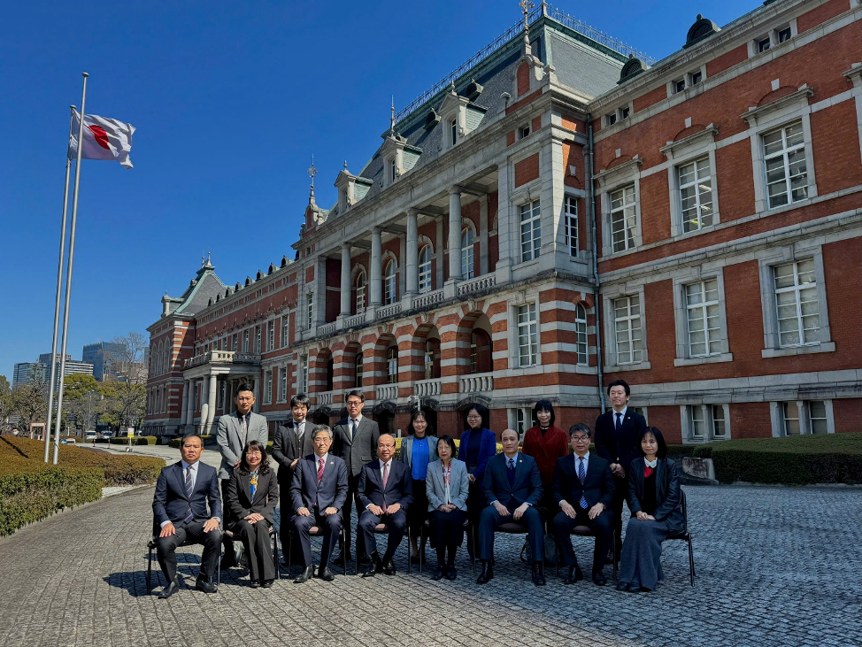 Đo&agrave;n c&ocirc;ng t&aacute;c tại Trụ sở Bộ Tư ph&aacute;p Nhật Bản