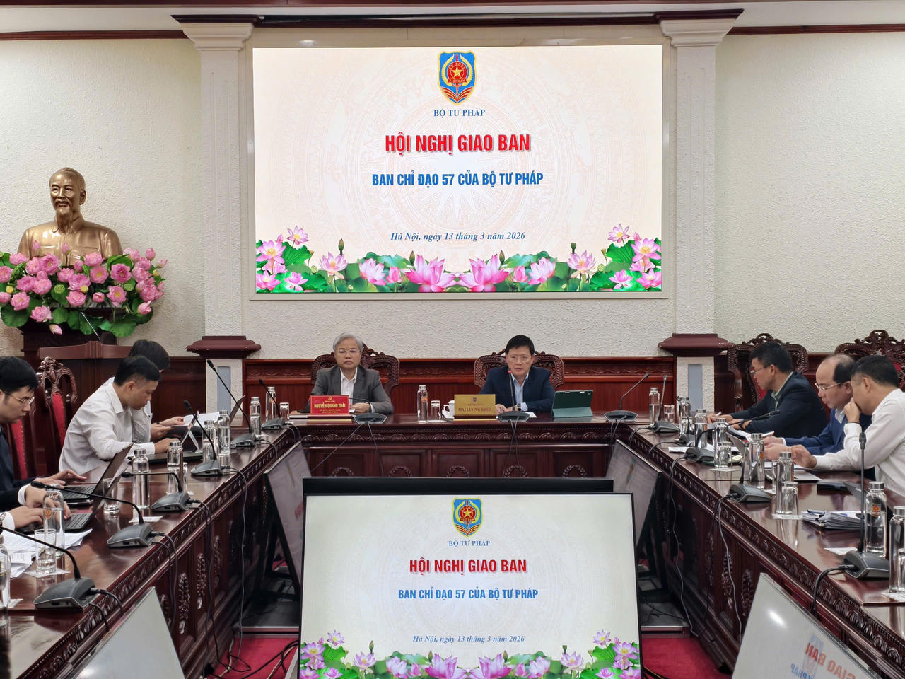 Quang cảnh hội nghị