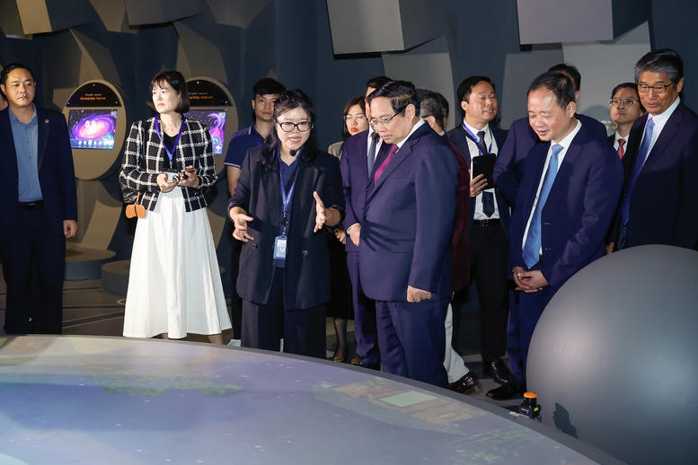 Thủ tướng dự Diễn đ&agrave;n tầm nh&igrave;n vũ trụ Việt Nam - Nhật Bản v&agrave; kh&aacute;nh th&agrave;nh Trung t&acirc;m Vũ trụ Việt Nam- Ảnh 3.