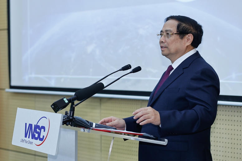 Thủ tướng dự Diễn đ&agrave;n tầm nh&igrave;n vũ trụ Việt Nam - Nhật Bản v&agrave; kh&aacute;nh th&agrave;nh Trung t&acirc;m Vũ trụ Việt Nam- Ảnh 7.