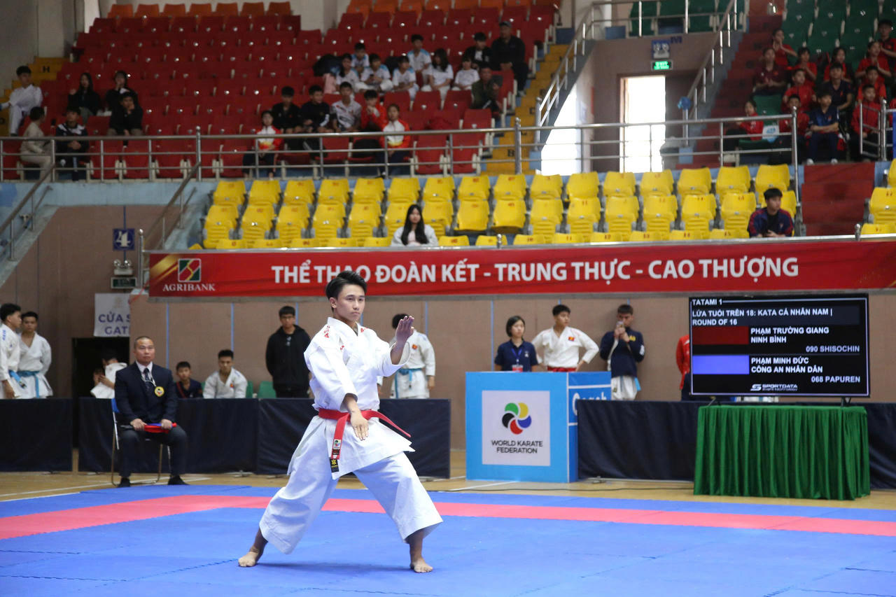 Hơn 500 võ sĩ trẻ tranh tài tại giải Karate các Câu lạc bộ miền Bắc tổ chức tại Hải Phòng