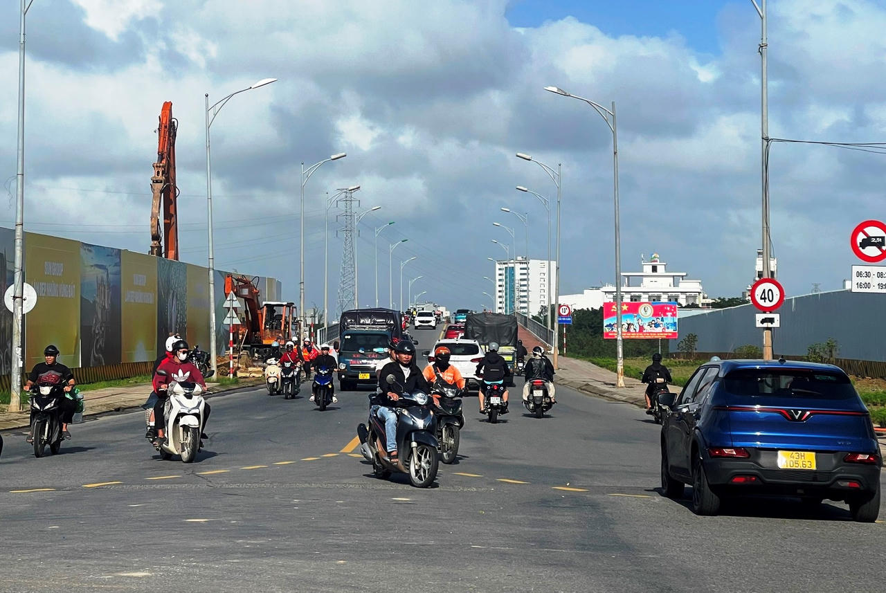 TP Đ&agrave; Nẵng quyết đầu tư gần 1.400 tỷ đồng x&oacute;a &ugrave;n tắc giao th&ocirc;ng tại cầu H&ograve;a Xu&acirc;n.