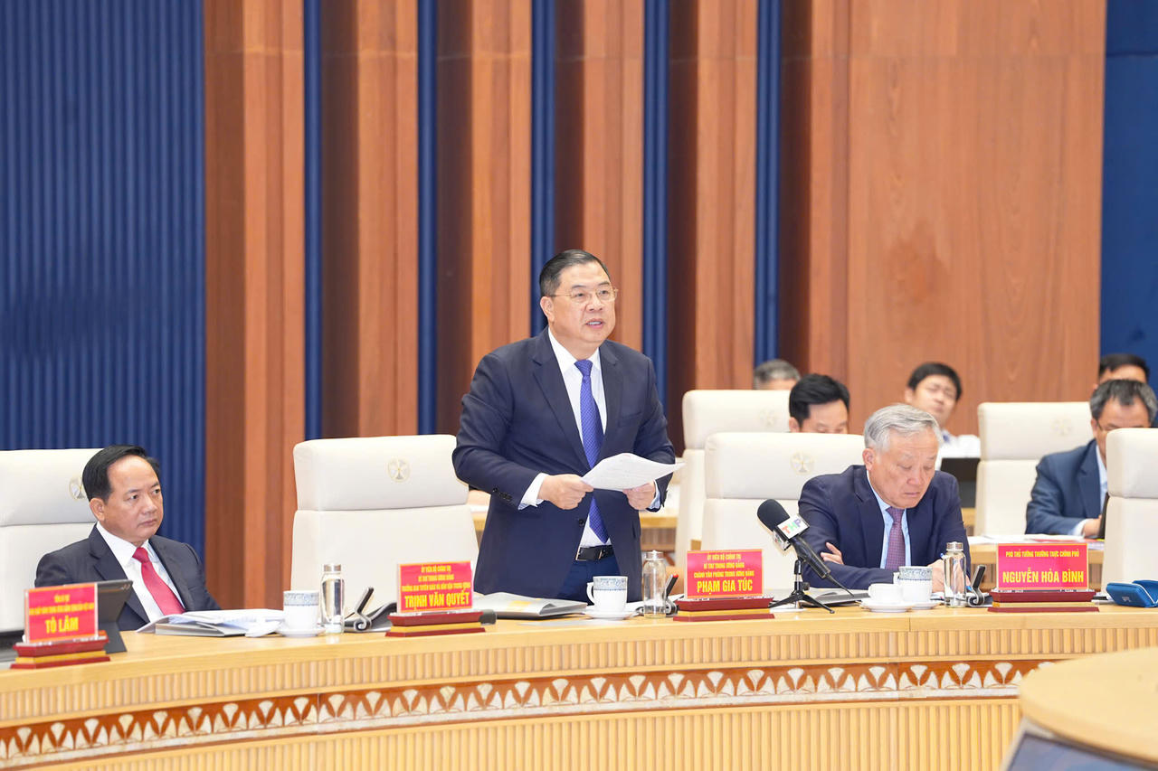 Ủy vi&ecirc;n Bộ Ch&iacute;nh trị, B&iacute; thư Trung ương Đảng kh&oacute;a XIV, Ch&aacute;nh Văn ph&ograve;ng Trung ương Đảng Phạm Gia T&uacute;c ph&aacute;t biểu tại buổi l&agrave;m việc.