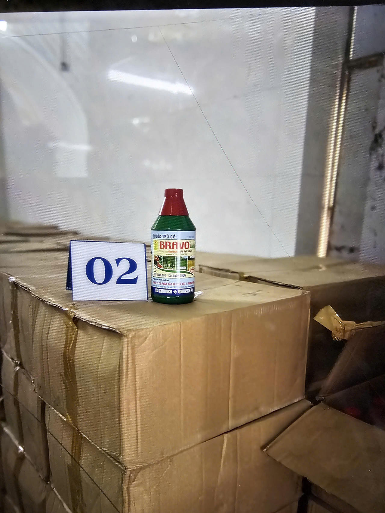 Vụ án hơn 4.000 chai thuốc trừ cỏ chứa chất cấm tại Gia Lai