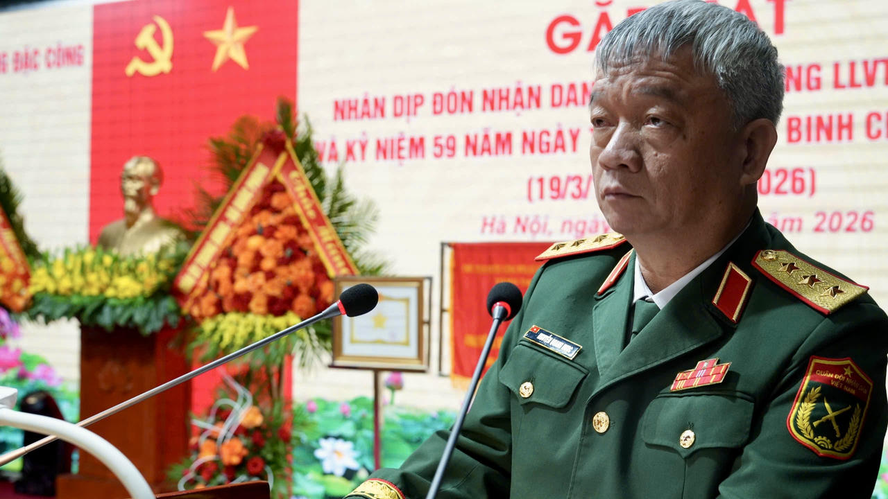 Thượng tướng Nguyễn Quang Ngọc - Ủy vi&ecirc;n Trung ương Đảng, Thứ trưởng Bộ Quốc ph&ograve;ng ph&aacute;t biểu chỉ đạo tại buổi Lễ.