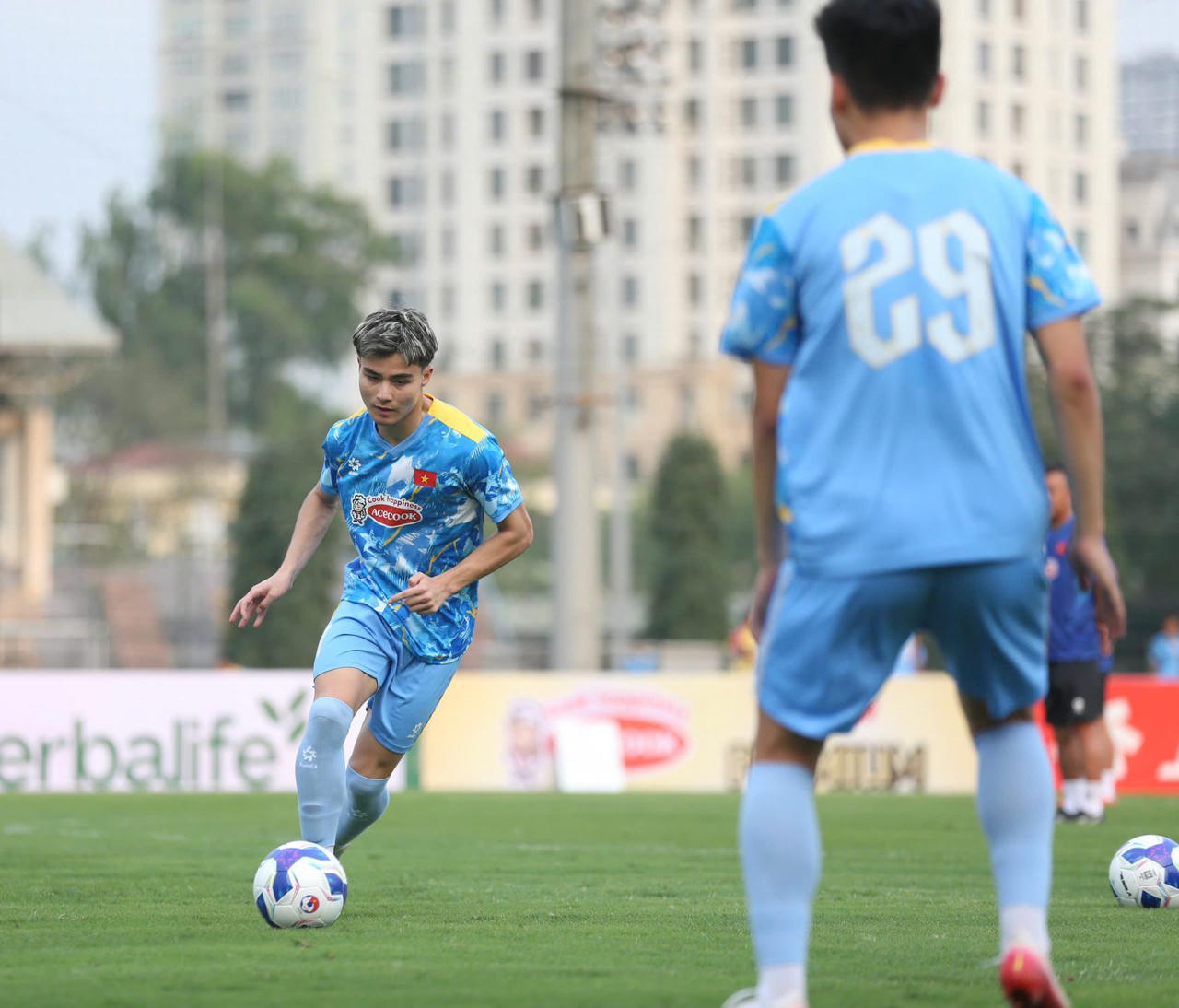 Cầu thủ Việt kiều Moric tập trung c&ugrave;ng đội U23 Việt Nam