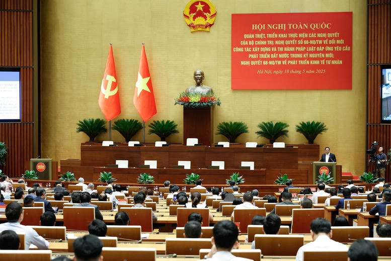 Theo b&agrave;&nbsp;Ramla Khalidi: Trong thập kỷ qua, Việt Nam đ&atilde; đạt được những tiến bộ ổn định trong việc n&acirc;ng cao hiệu quả của khu&ocirc;n khổ thể chế v&agrave; ph&aacute;p luật ( Ảnh: Thủ tướng Phạm Minh Ch&iacute;nh tr&igrave;nh b&agrave;y nội dung trọng t&acirc;m, cốt l&otilde;i của Nghị quyết số 68, về ph&aacute;t triển kinh tế tư nh&acirc;n v&agrave; kế hoạch thực hiện Nghị quyết 68 - Ảnh VGP/Nhật Bắc)&nbsp;