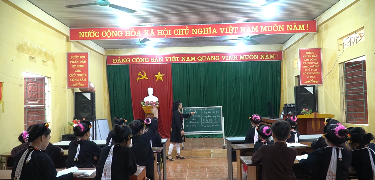 D&acirc;n ca S&aacute;n D&igrave;u c&ograve;n mang gi&aacute; trị gi&aacute;o dục s&acirc;u sắc.