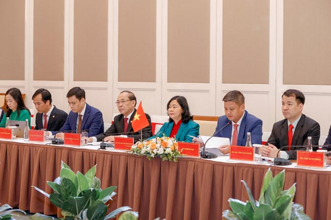 Đo&agrave;n đại biểu cấp cao Ủy ban Trung ương MTTQ Việt Nam tại Hội đ&agrave;m