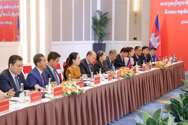 &nbsp;Đo&agrave;n đại biểu cấp cao Campuchia tại Hội đ&agrave;m