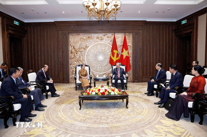 Tổng B&iacute; thư T&ocirc; L&acirc;m v&agrave; Ph&oacute; Chủ tịch CPP, Chủ tịch Hội đồng Quốc gia Mặt trận Đo&agrave;n kết Ph&aacute;t triển Tổ quốc Campuchia Men Sam An b&agrave;y tỏ tin tưởng rằng quan hệ hợp t&aacute;c giữa hai Đảng, hai nước tiếp tục được củng cố, ph&aacute;t triển hiệu quả - Ảnh: TTXVN