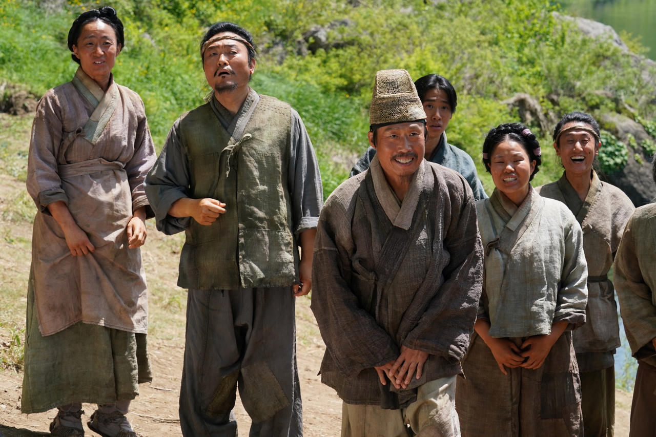 T&aacute;c phẩm quy tụ d&agrave;n diễn vi&ecirc;n thực lực nhiều thế hệ. Ảnh: CJ