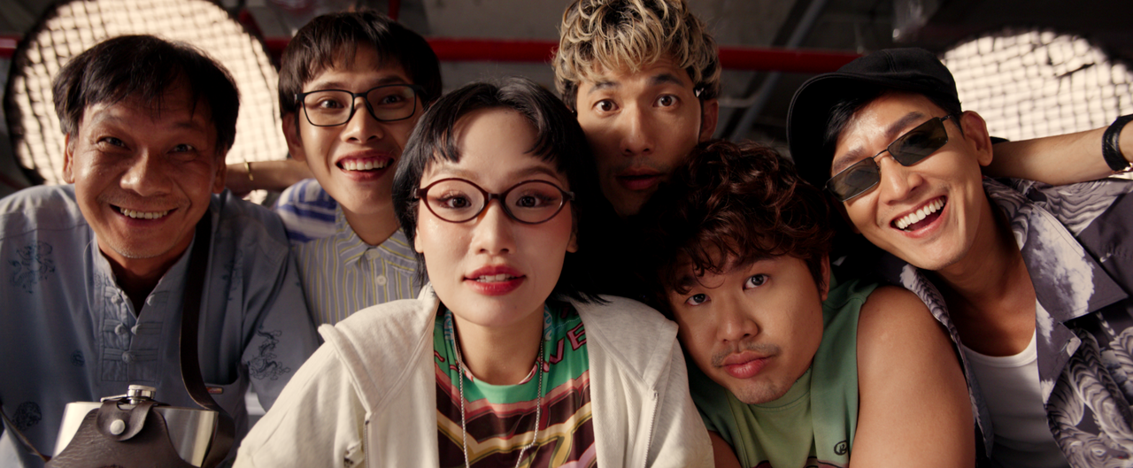 D&agrave;n diễn vi&ecirc;n phim&nbsp;&ldquo;Đại tiệc trăng m&aacute;u 8&rdquo;. Ảnh: NSX