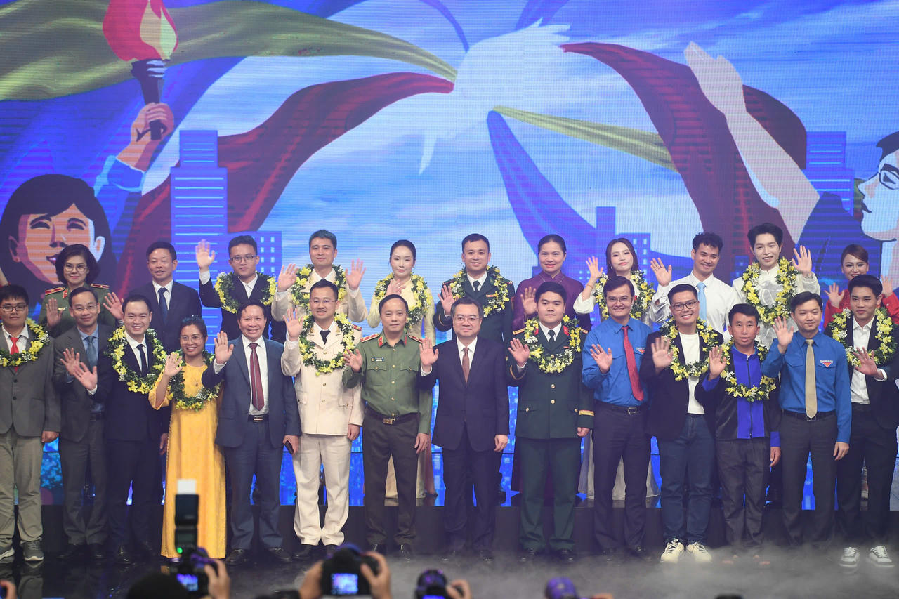 L&atilde;nh đạo Đảng, Nh&agrave; nước c&ugrave;ng c&aacute;c gương mặt trẻ tại chương tr&igrave;nh