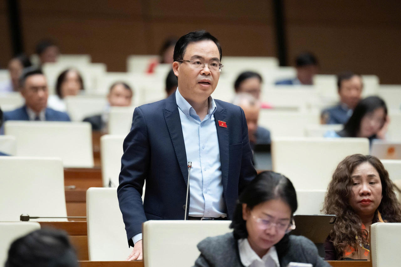 &Ocirc;ng Trần Văn Khải.