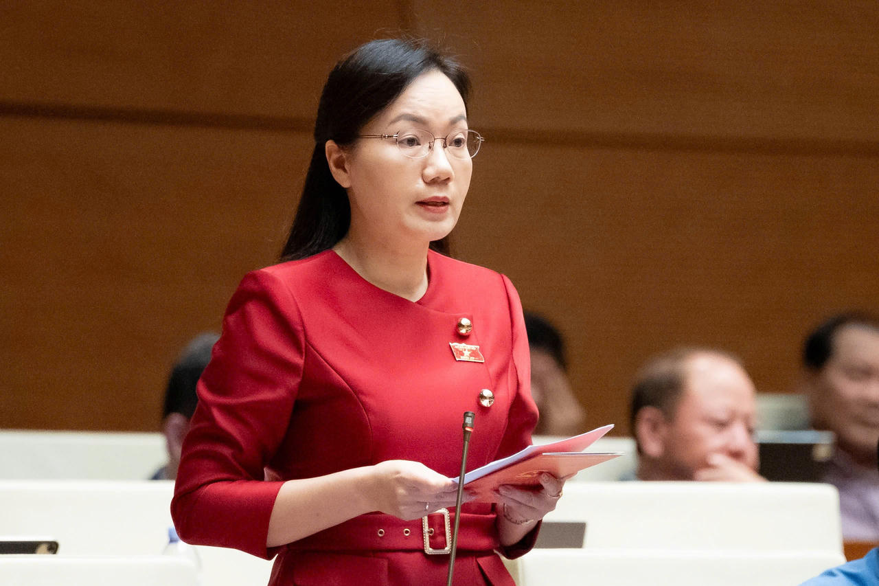 B&agrave; Đỗ Thị Việt H&agrave;.