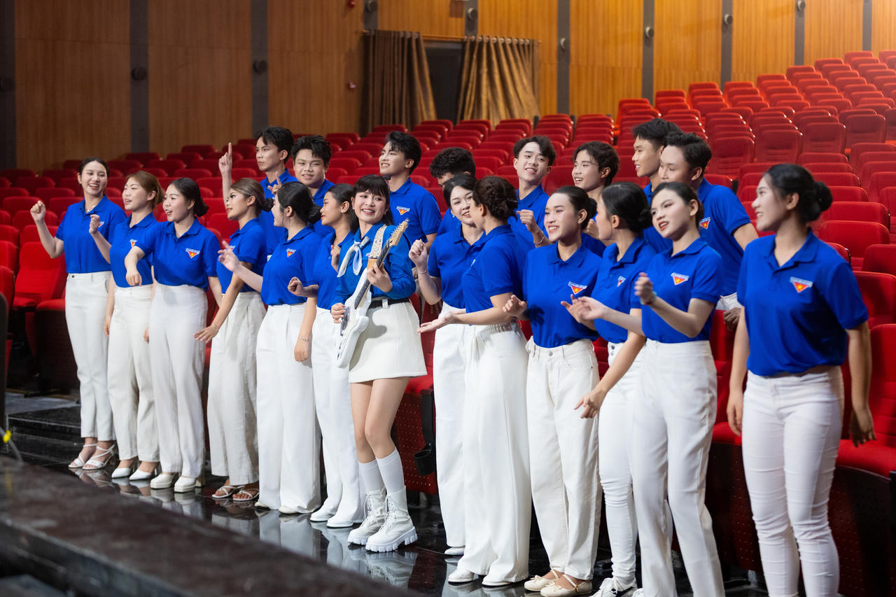 &ldquo;Thanh ni&ecirc;n Việt&rdquo; của Nguyễn Duy&ecirc;n Quỳnh được ra mắt trong Th&aacute;ng Thanh ni&ecirc;n. Ảnh: NVCC