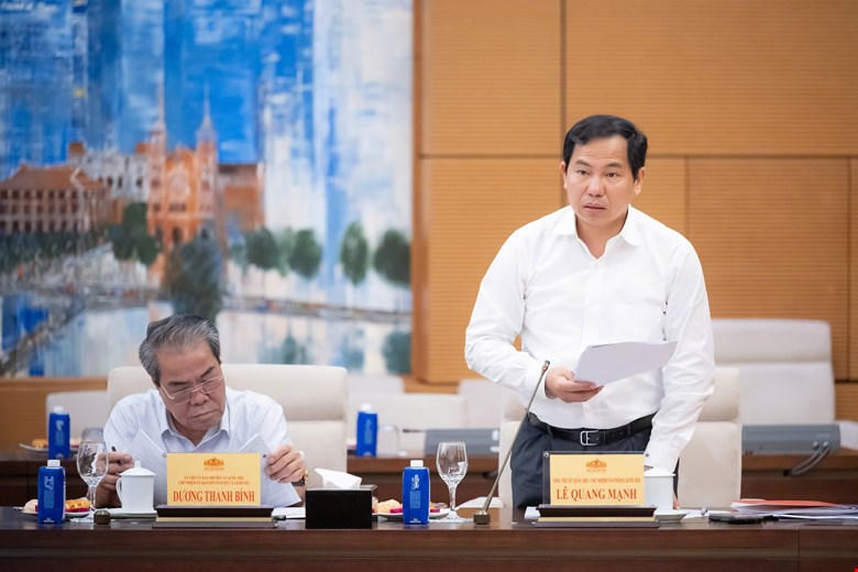 Tổng Thư k&yacute; Quốc hội, Chủ nhiệm Văn ph&ograve;ng Quốc hội L&ecirc; Quang Mạnh ph&aacute;t biểu tại cuộc họp (Ảnh: Quochoi.vn).