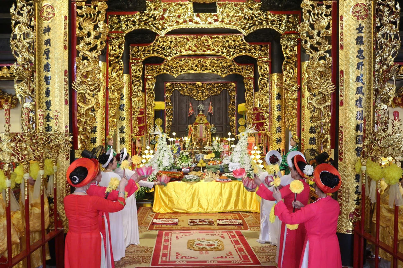 Nghi lễ tế Nữ tướng L&ecirc; Ch&acirc;n tại đ&igrave;nh An Bi&ecirc;n