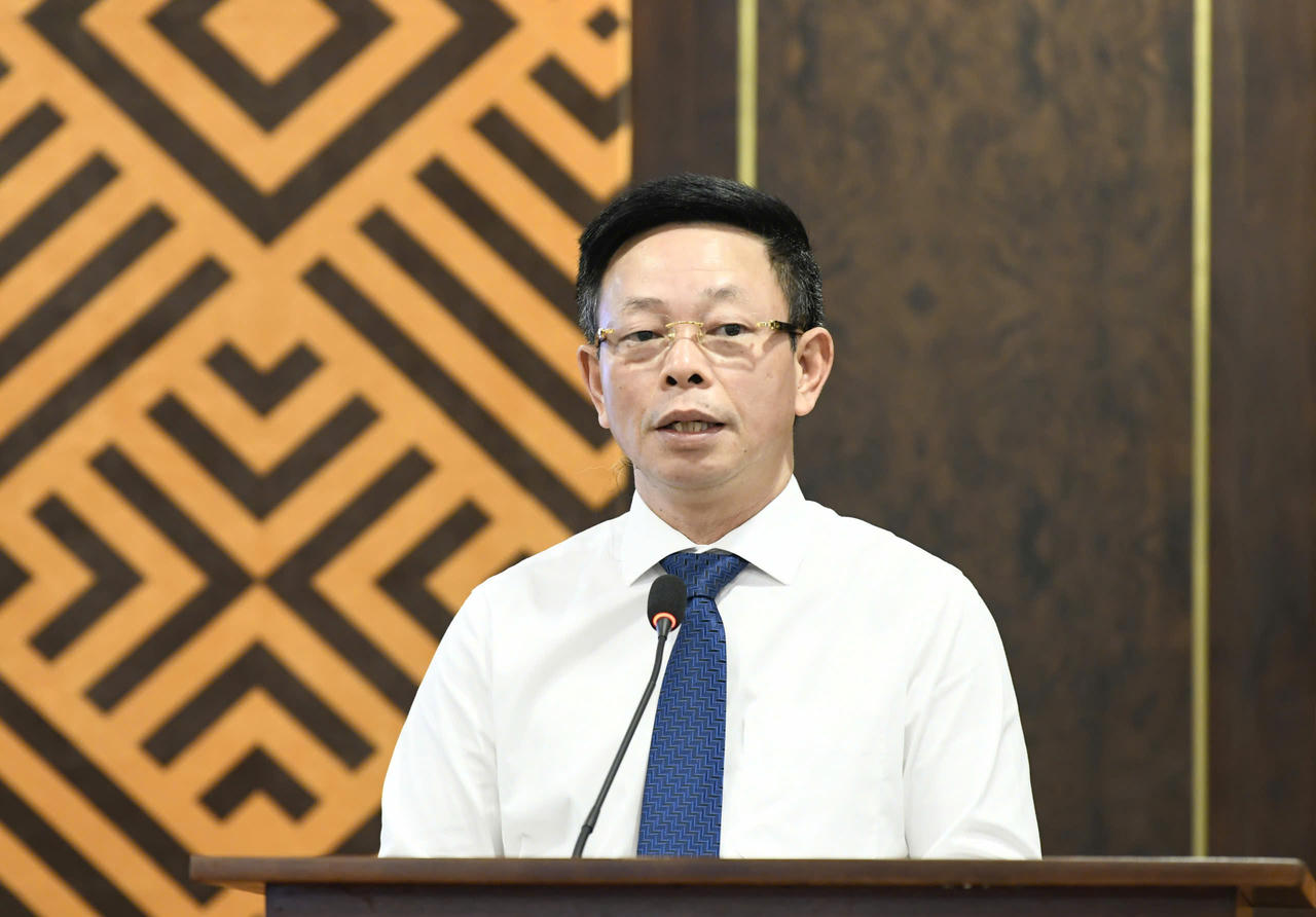 Nh&agrave; b&aacute;o Ph&ugrave;ng C&ocirc;ng Sưởng &ndash; Tổng bi&ecirc;n tập B&aacute;o Tiền Phong ph&aacute;t biểu.