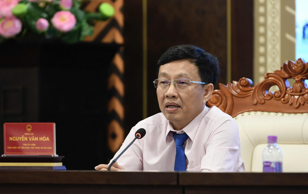 &Ocirc;ng Nguyễn Văn H&ograve;a &ndash; Gi&aacute;m đốc Sở Văn h&oacute;a, Thể thao v&agrave; Du lịch tỉnh Kh&aacute;nh H&ograve;a ph&aacute;t biểu.