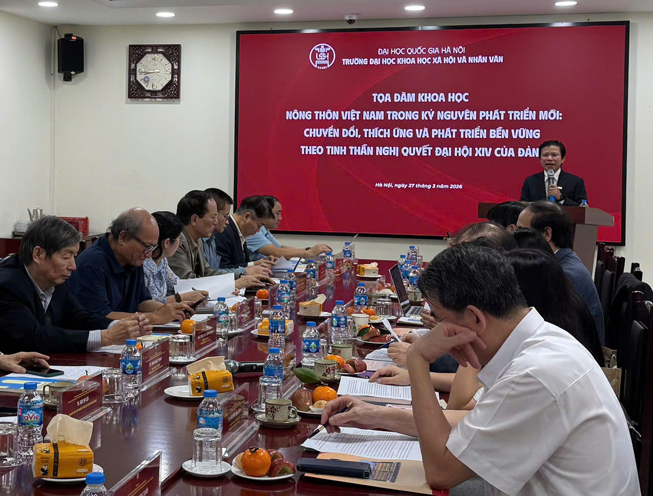 GS.TS. Ho&agrave;ng Anh Tuấn ph&aacute;t biểu khai mạc Tọa đ&agrave;m. (Ảnh: PV)