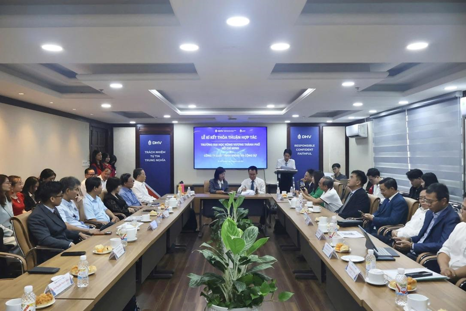 Quang cảnh tọa đ&agrave;m