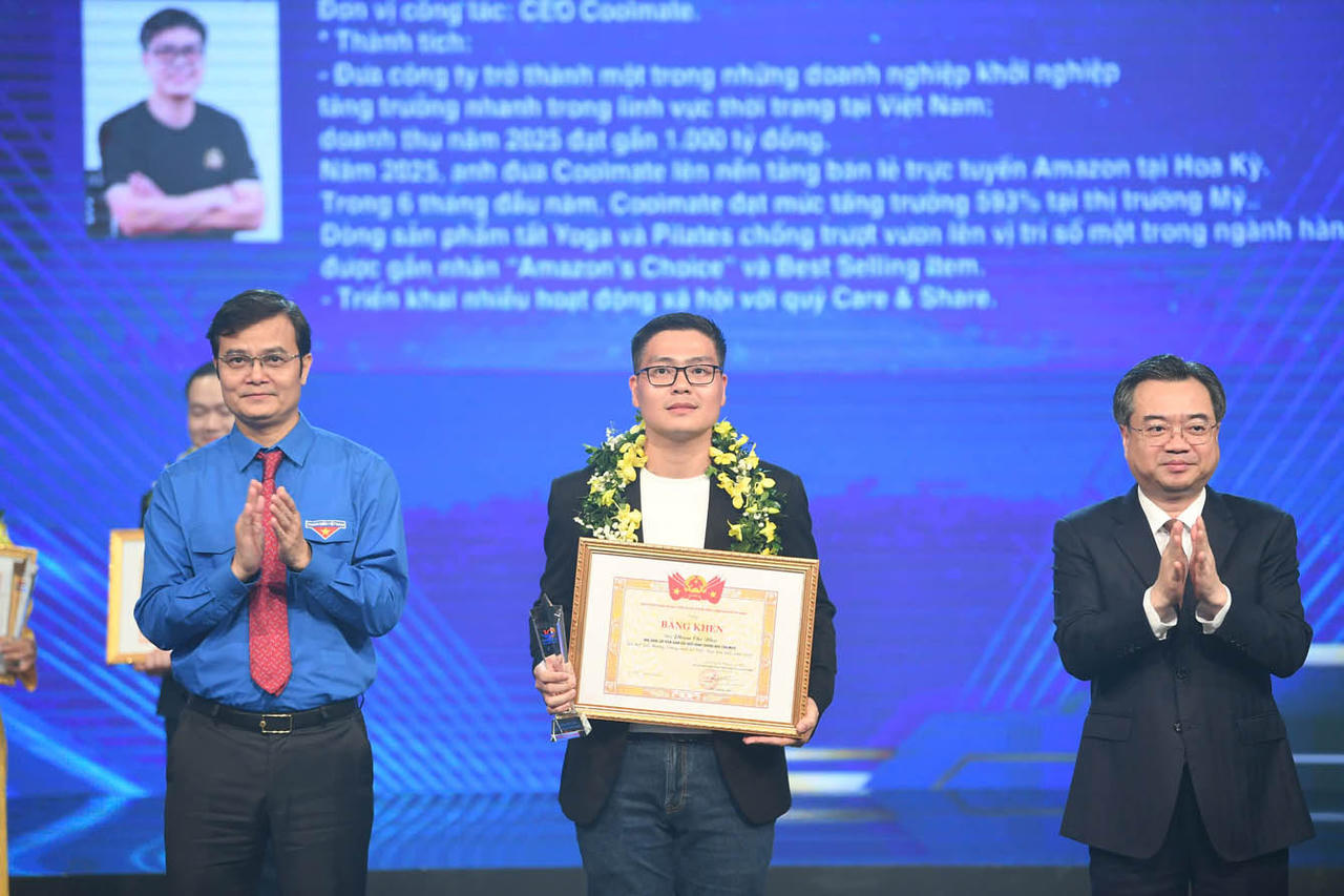 Phạm Ch&iacute; Nhu sinh năm 1991, qu&ecirc; ở Bắc Ninh, l&agrave; cựu sinh vi&ecirc;n Đại học Ngoại thương v&agrave; l&agrave; nh&agrave; s&aacute;ng lập, CEO của Coolmate.