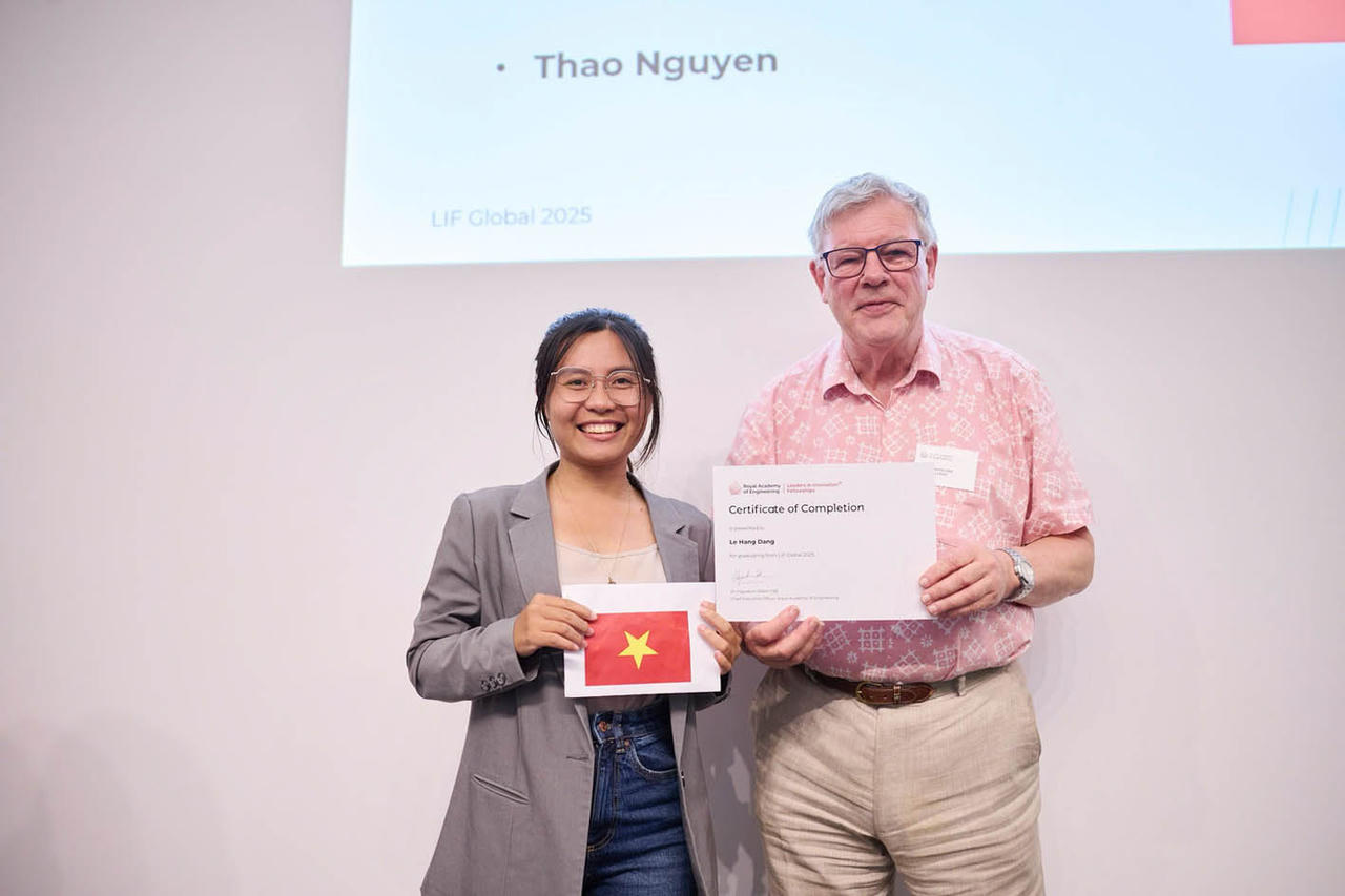 Nữ tiến sĩ Đặng Thị Lệ Hằng hiện c&ocirc;ng t&aacute;c tại Viện C&ocirc;ng nghệ ti&ecirc;n tiến, Viện H&agrave;n l&acirc;m Khoa học v&agrave; C&ocirc;ng nghệ Việt Nam. (Ảnh: BTC)