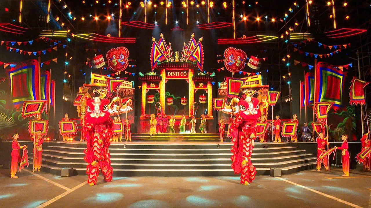 C&aacute;c tiết mục biểu diễn trong Lễ hội Dinh C&ocirc;.