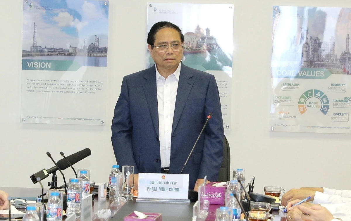 Thủ tướng cho biết ph&iacute;a Việt Nam sẽ tiếp tục l&agrave;m việc với c&aacute;c nước, đối t&aacute;c li&ecirc;n quan để tiếp tục xem x&eacute;t hỗ trợ, bảo đảm nguồn cung dầu th&ocirc; đầu v&agrave;o cho dự &aacute;n.