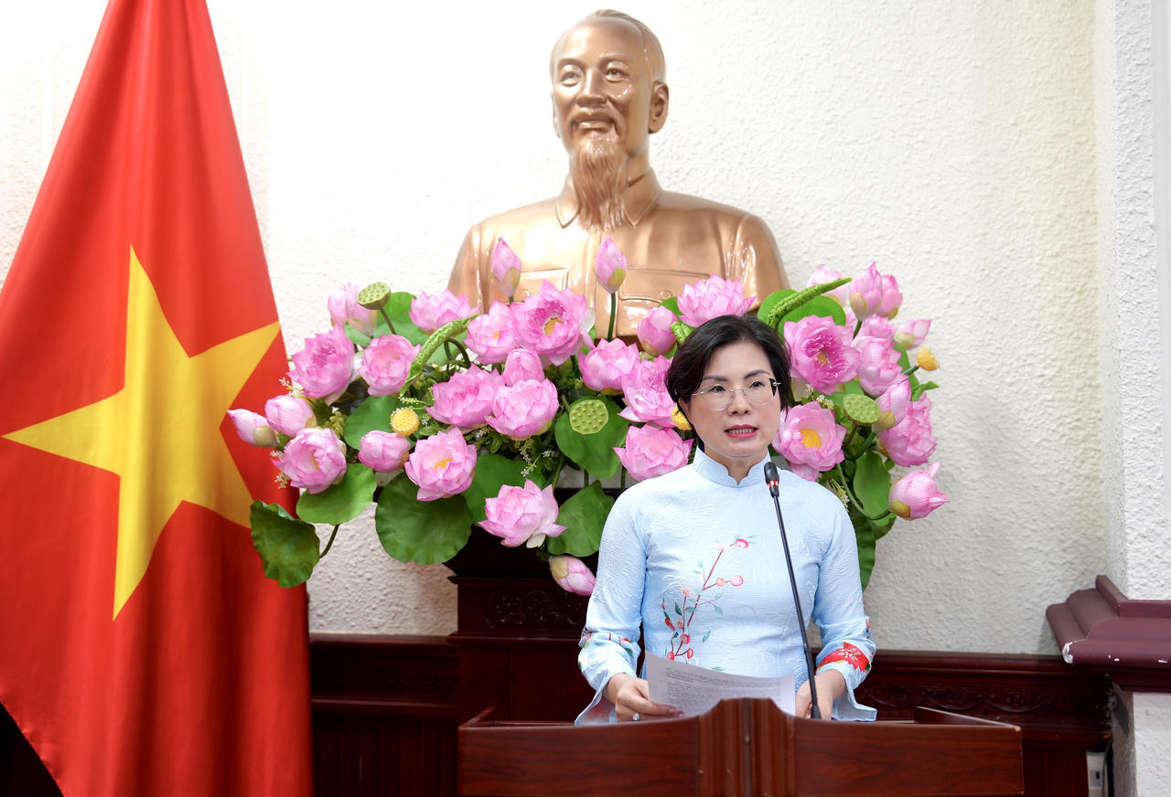 B&iacute; thư Đảng bộ, Cục trưởng Nguyễn Thị Hạnh ph&aacute;t biểu nhận nhiệm vụ.