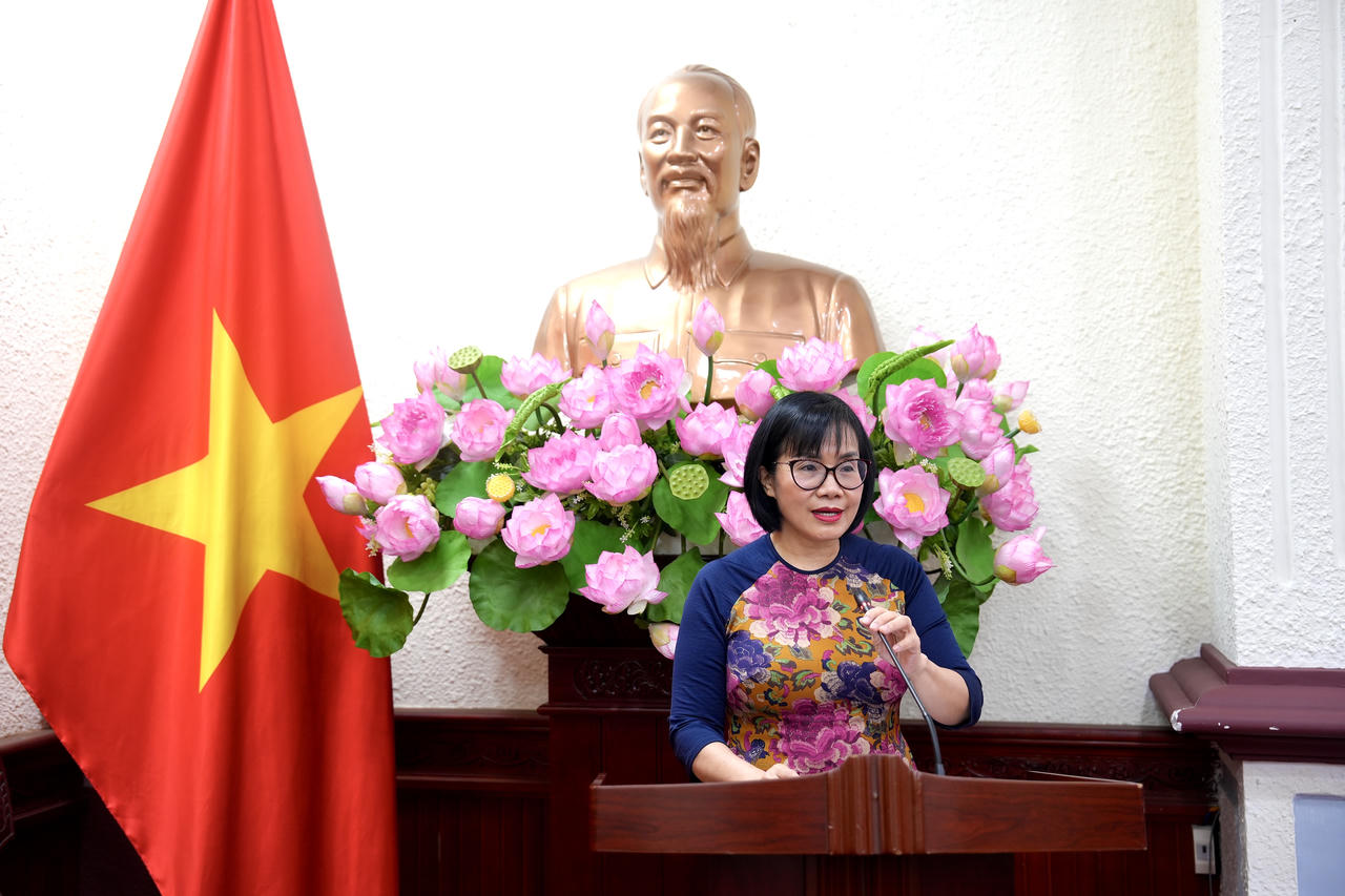 Thứ trưởng Đặng Ho&agrave;ng Oanh ph&aacute;t biểu chỉ đạo hội nghị.