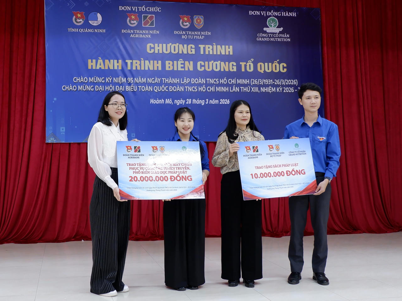 Đo&agrave;n Thanh ni&ecirc;n Bộ Tư ph&aacute;p tổ chức Chương tr&igrave;nh &ldquo;H&agrave;nh tr&igrave;nh bi&ecirc;n cương Tổ quốc&rdquo; tại Quảng Ninh