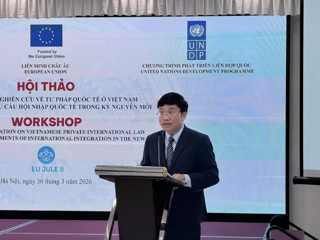 &Ocirc;ng Nguyễn Văn Cương, Viện trưởng Viện Chiến lược v&agrave; Khoa học ph&aacute;p l&yacute;, Bộ Tư ph&aacute;p ph&aacute;t biểu khai mạc Hội thảo.