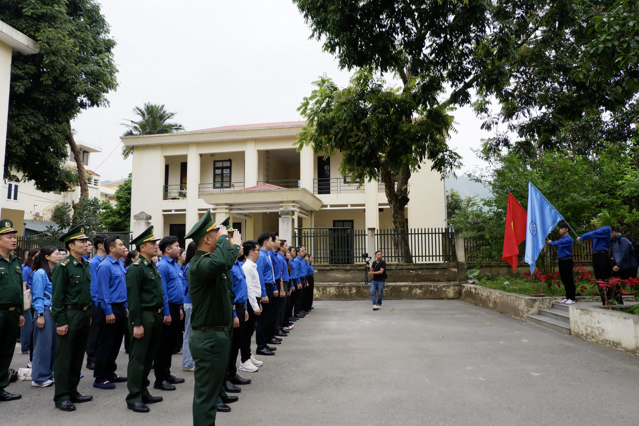 Đoàn Thanh niên Bộ Tư pháp tổ chức Chương trình “Hành trình biên cương Tổ quốc” tại Quảng Ninh