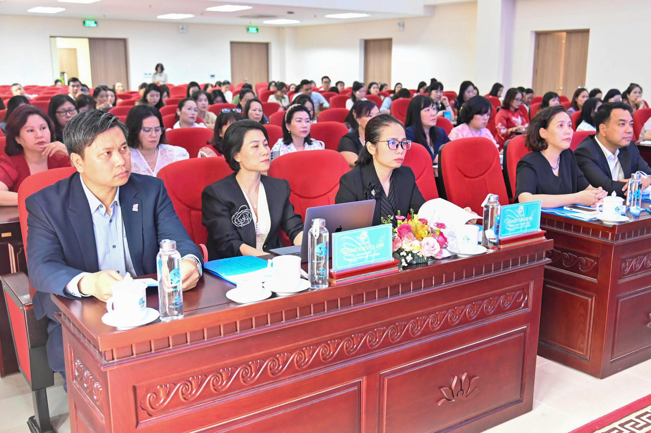 Hơn 13.000 phụ nữ tr&ecirc;n to&agrave;n quốc tham dự hội nghị tập huấn tư vấn, hỗ trợ ph&aacute;p l&yacute;