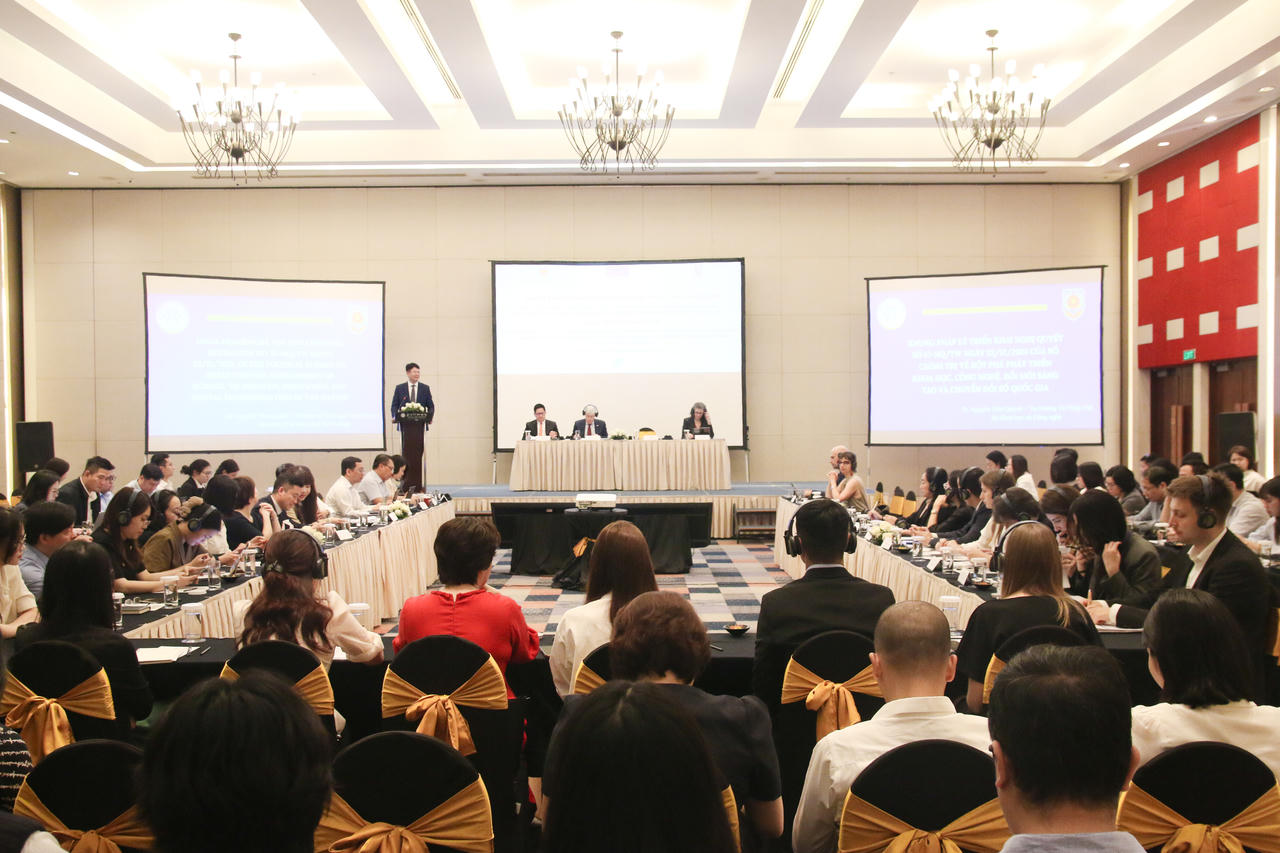 To&agrave;n cảnh Diễn đ&agrave;n.