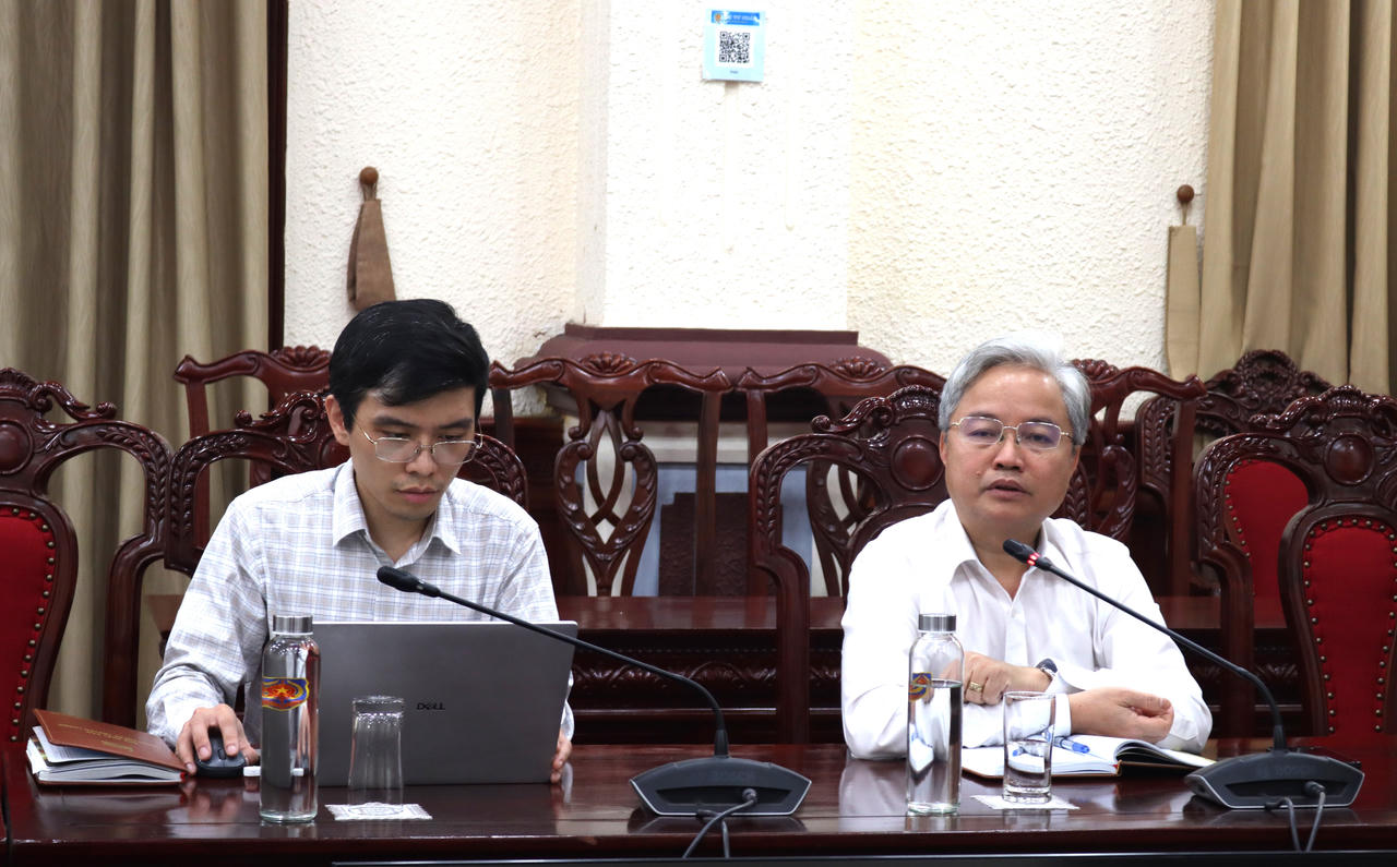 Ph&oacute; B&iacute; thư chuy&ecirc;n tr&aacute;ch Đảng ủy Bộ Tư ph&aacute;p Nguyễn Quang Th&aacute;i (phải).