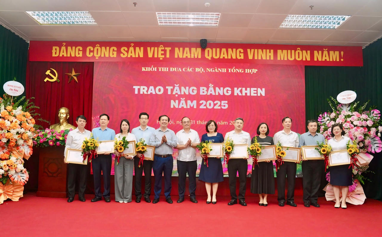 Khối thi đua c&aacute;c bộ, ng&agrave;nh tổng hợp k&yacute; giao ước thi đua năm 2026