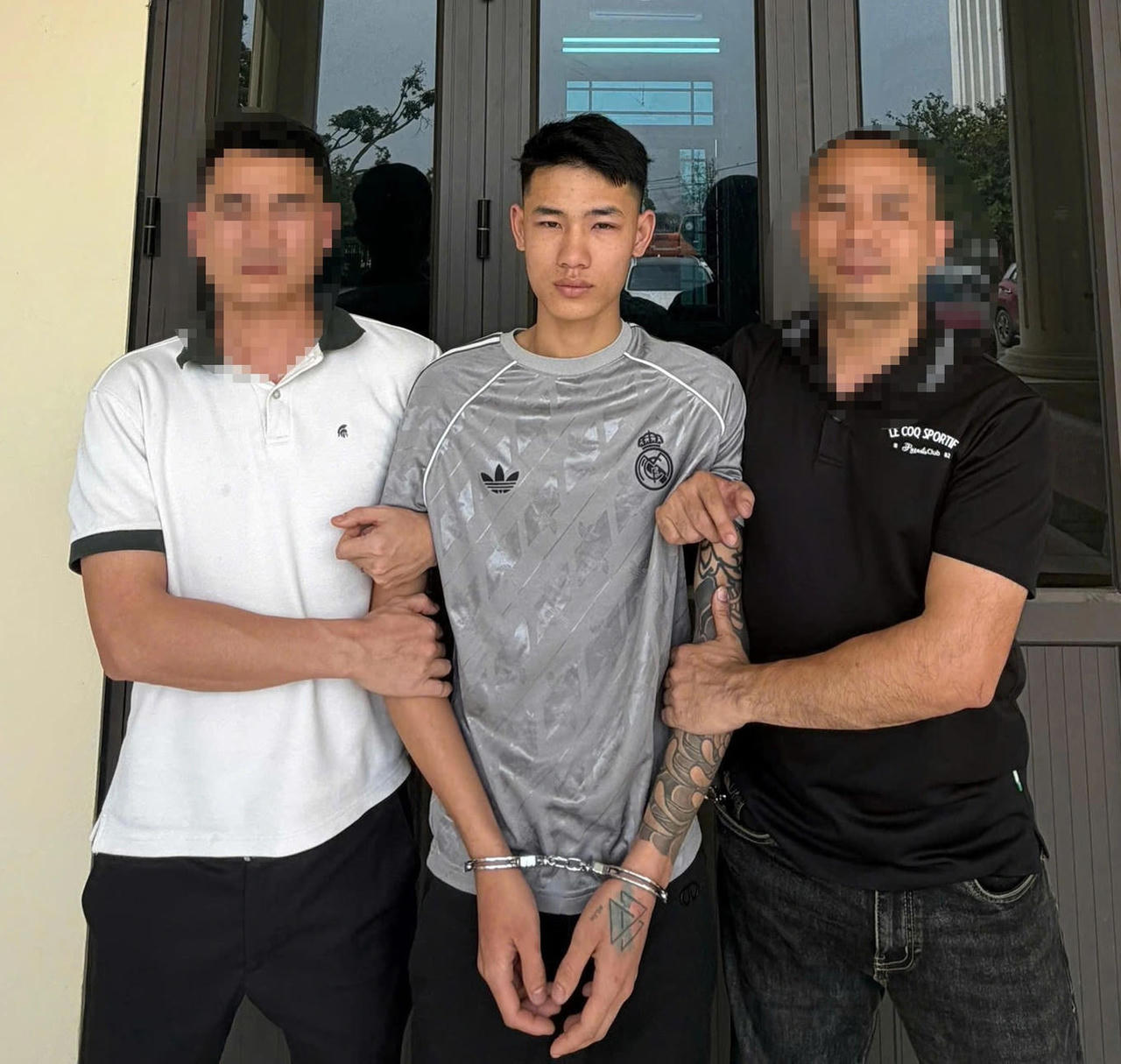 Đối tượng Nguyễn H&agrave; Nam vừa bị khởi tố về tội Cướp t&agrave;i sản (Ảnh: C&ocirc;ng an Ph&uacute; Thọ).