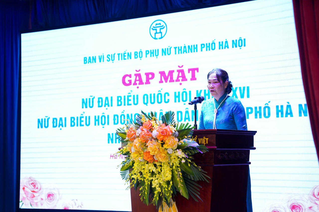 B&agrave; H&agrave; Thị Vinh - Chủ tịch Hiệp hội Thủ c&ocirc;ng mỹ nghệ v&agrave; L&agrave;ng nghề H&agrave; Nội, người vừa tr&uacute;ng cử đại biểu HĐND th&agrave;nh phố H&agrave; Nội.